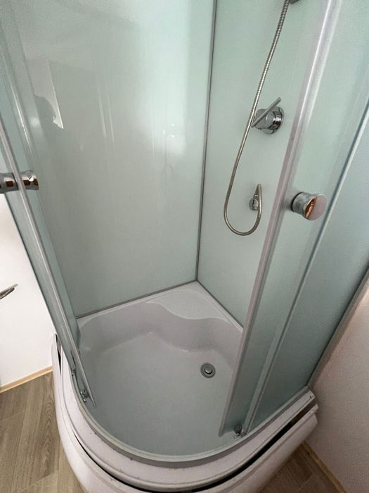 Cabina de dus noua