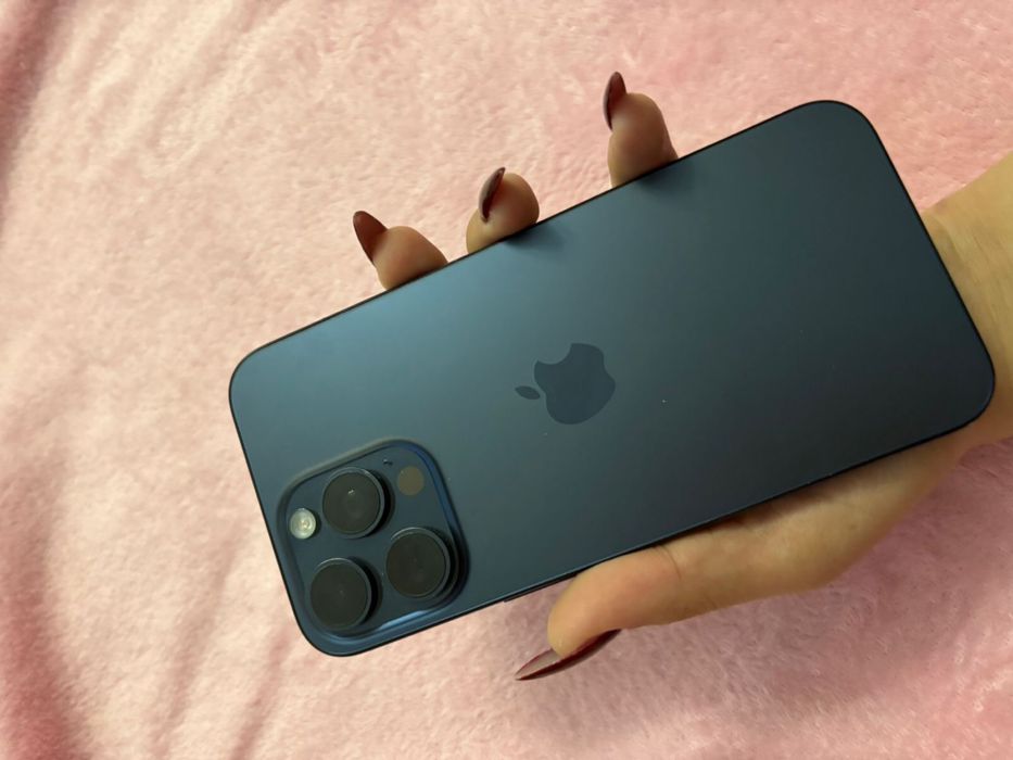 Айфон 15про мах 256