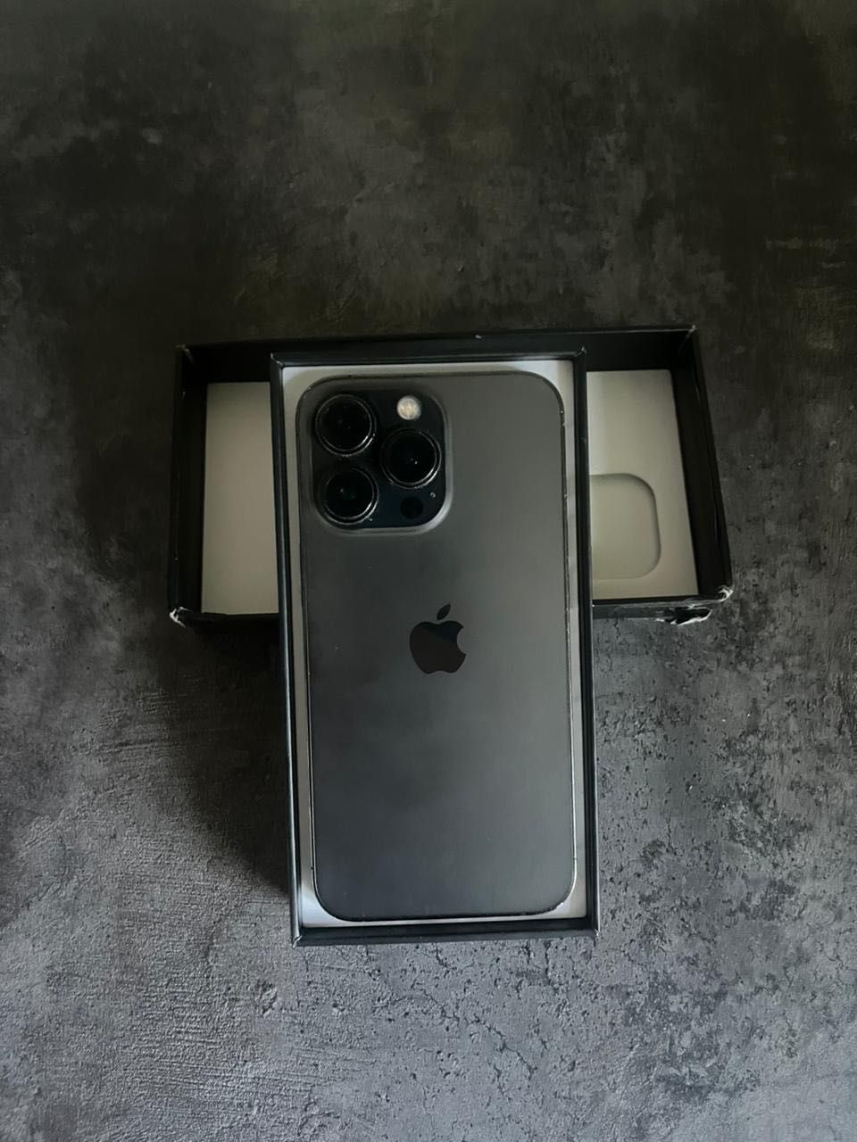 iPhone 13 Pro в хорошем состоянии