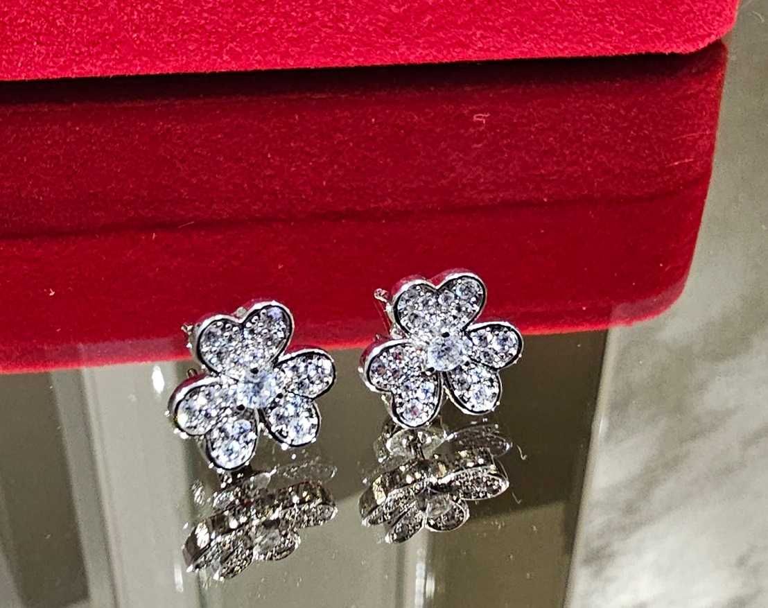 Van Cleef & Arpels VCA Silver Frivole Mini Diamond Clover Дамски Обеци