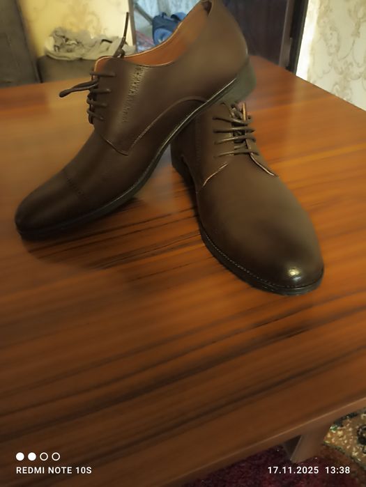 Tufli erkaklar uchun toza koja