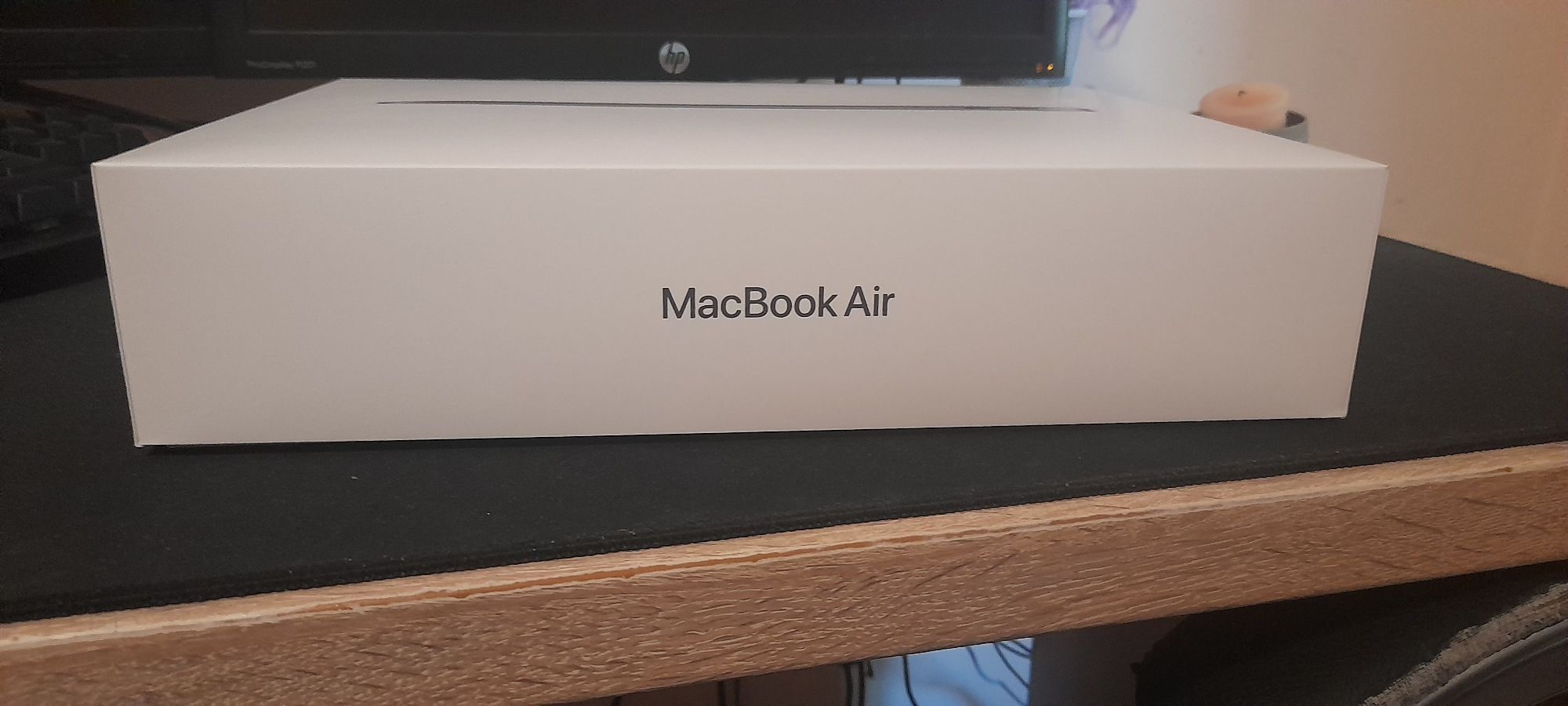 MacBook Air- чисто нов- 13-inch, 8gb memory, 256gb SSD
