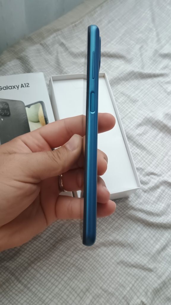 Vând Samsung A12