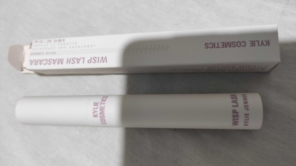 Спирала Kylie Cosmetics почистваща пяна за тяло Mi Amante