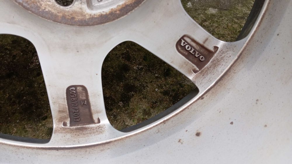 Гуми с джанти 17 волво