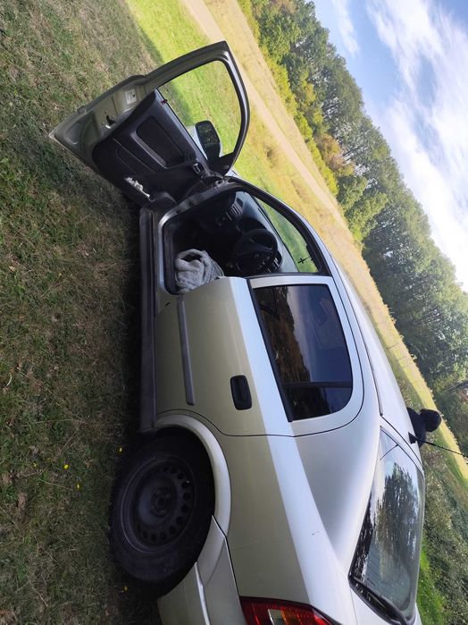 Opal de vinzare 1,6 benzină (scurt)