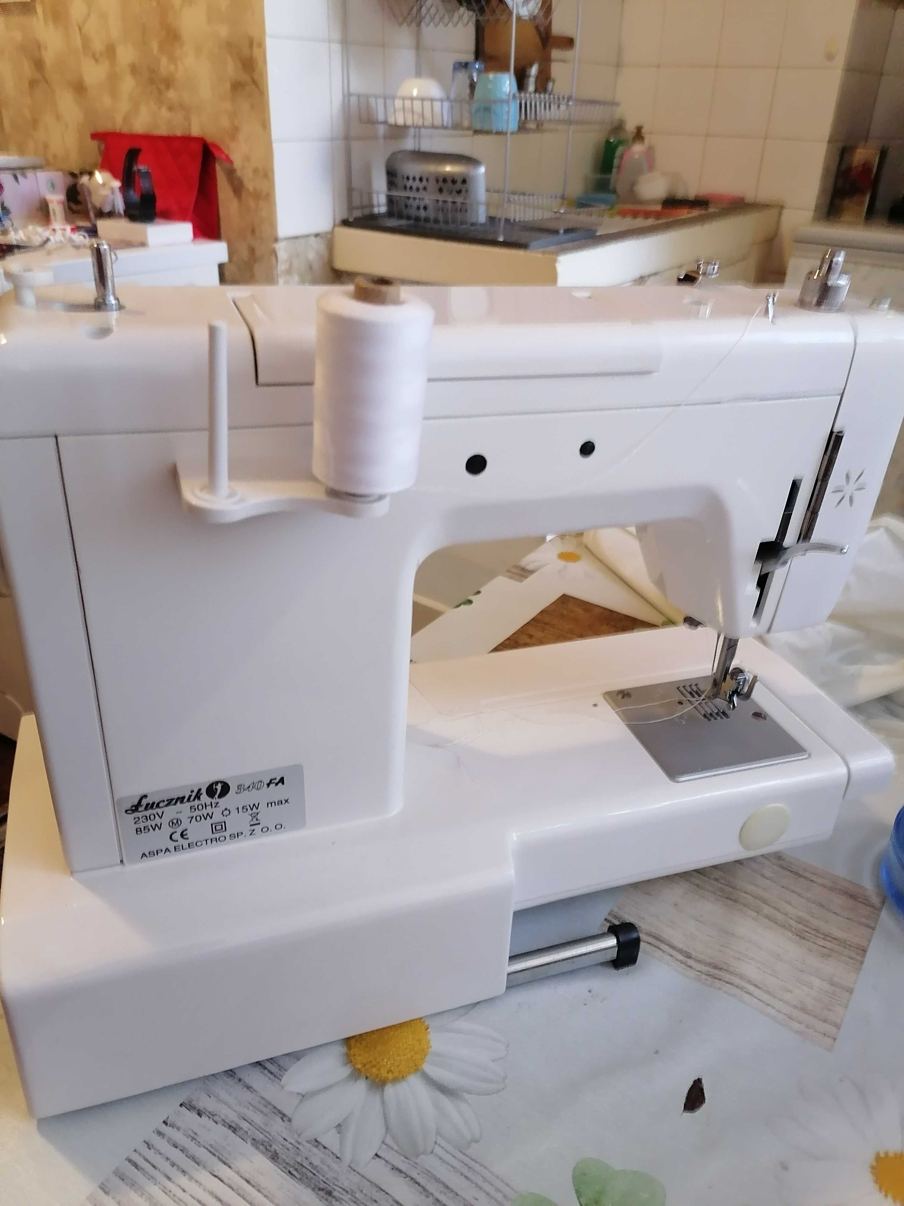 Продавам шевна машина Лучник 340FA