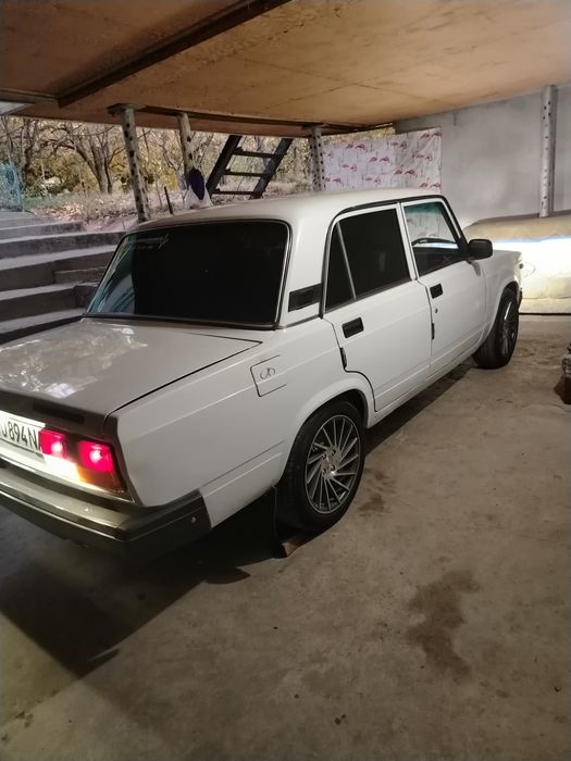 Vaz 07.1988yil rangi oq