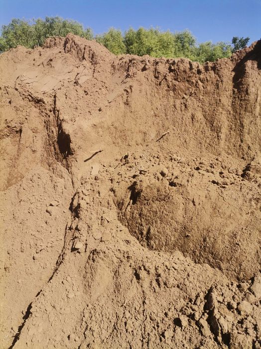 Nisip sort piatra concasata moloz compost Pamant negru pământ nisipos