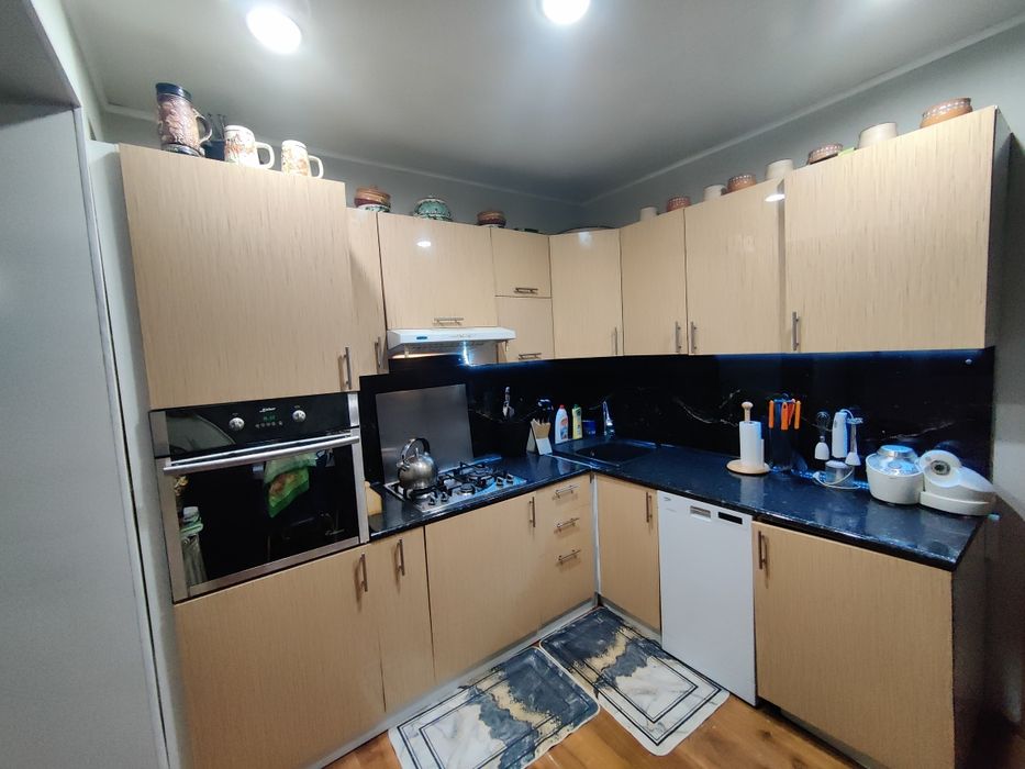 Кухня б/у, вытяжка, варочная панель