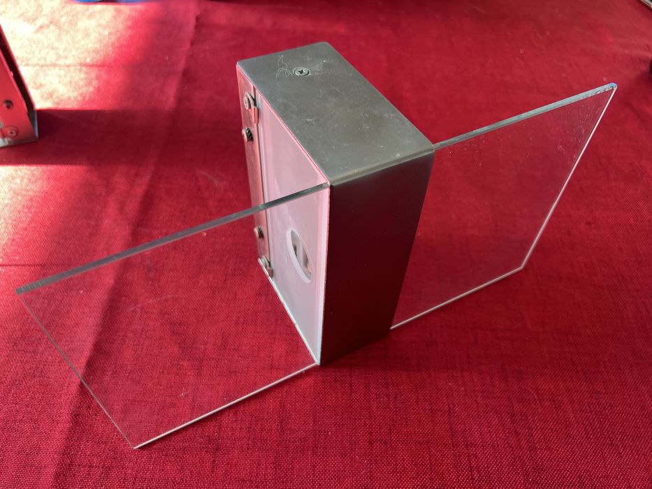 Продавам осветителни тела