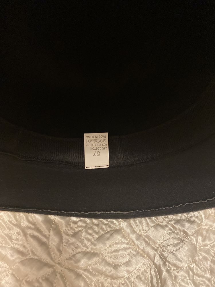 Шляпка черная класическая