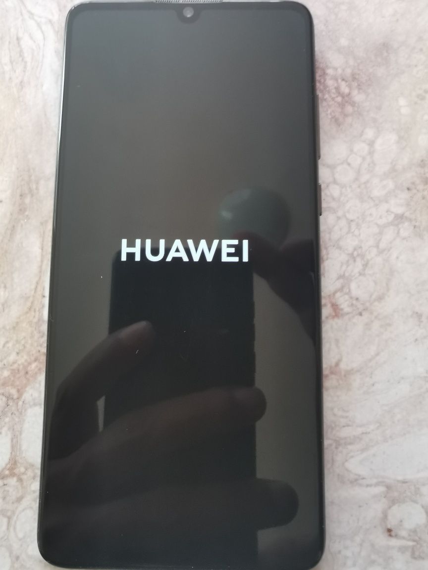 Huawei p30 много запазен