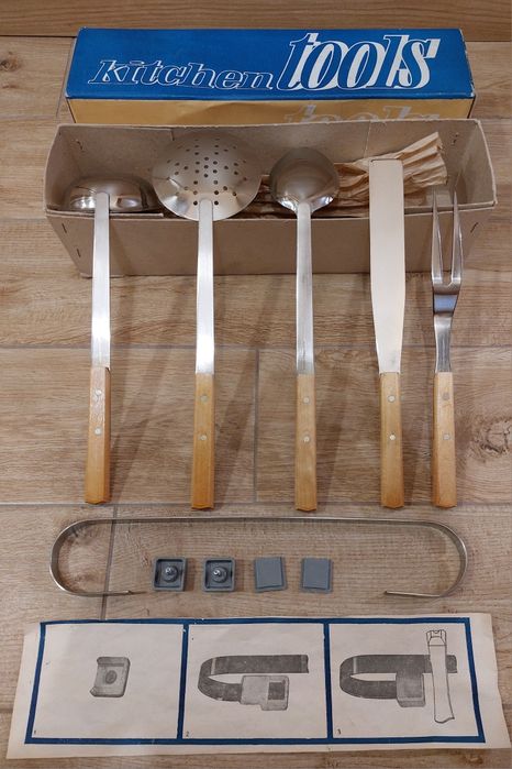 Кухненски набор - руски, чисто нов