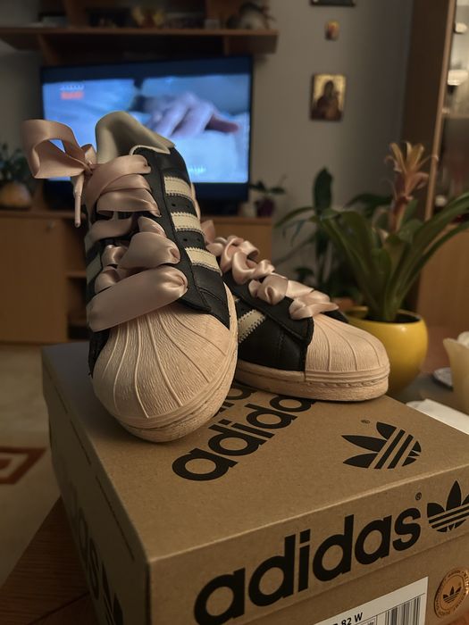 обувки Adidas superstar 82W