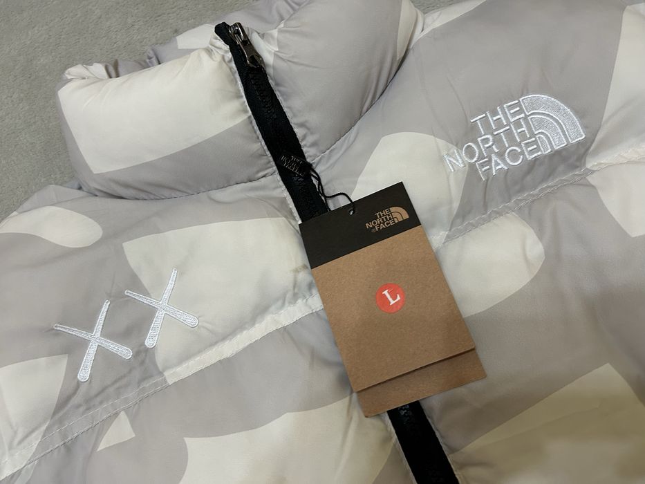 Geaca Noua The North Face x Kaws size M-L