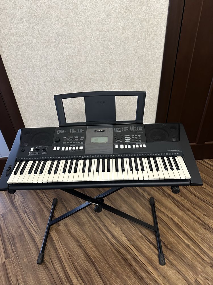 Синтезатор YAMAHA PSR E423