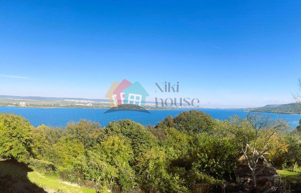 Къща в Варна, област-с.Константиново площ 172 цена 190000