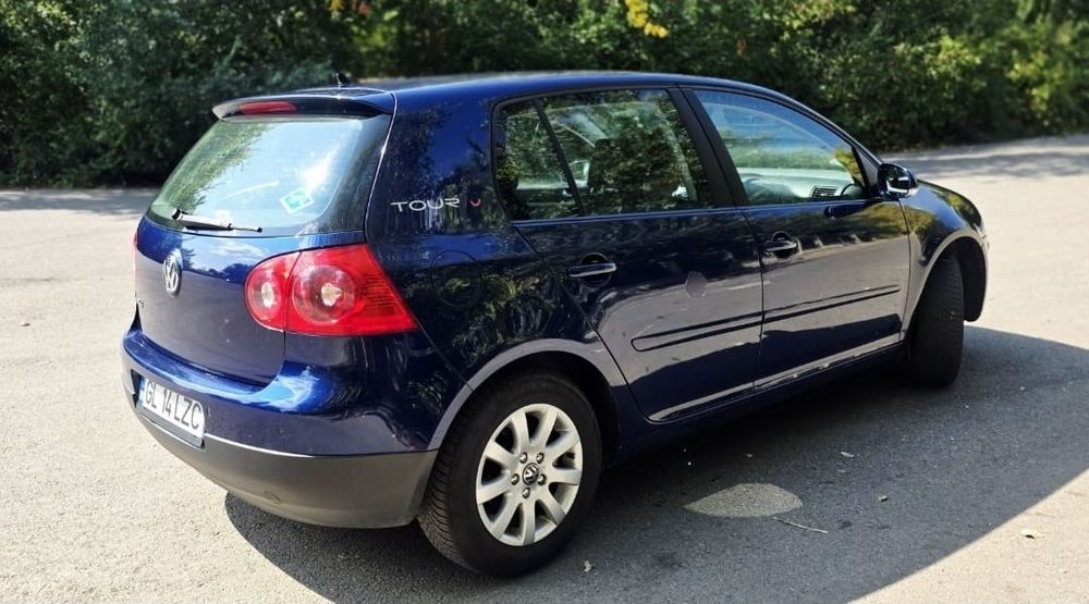 VW Golf 5 Tour 2007 1.6 benzina cu GPL AC 101 cai