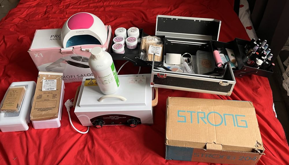 Профессиональный набор для маникюра.