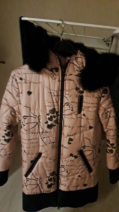 Зимно яке Alessa с подвижна качулка