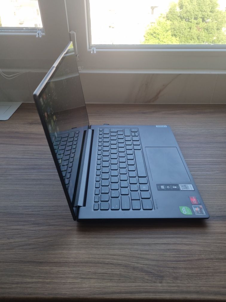 Lenovo Yoga Slim Pro OLED