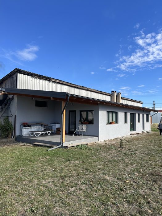 Teren intravilan 3.327 mp cu construcție nouă în Santion