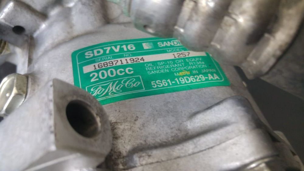 Compresor ac ford fusion fiesta 5 1.6 tdci 5S6119D629AA
