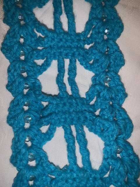 Bentita crosetata culori variate cu margele translucide