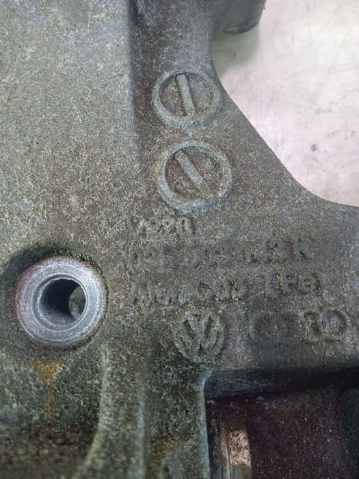 Suport accesorii 1.6  tdi CAY 03l903143k Audi A3 8P/8PA [2th facelift