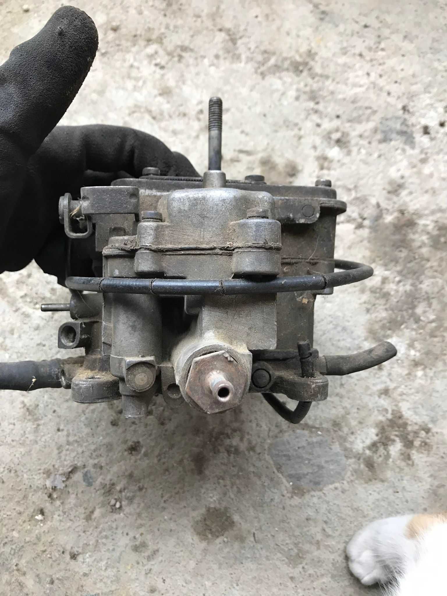 Carburator dublu corp