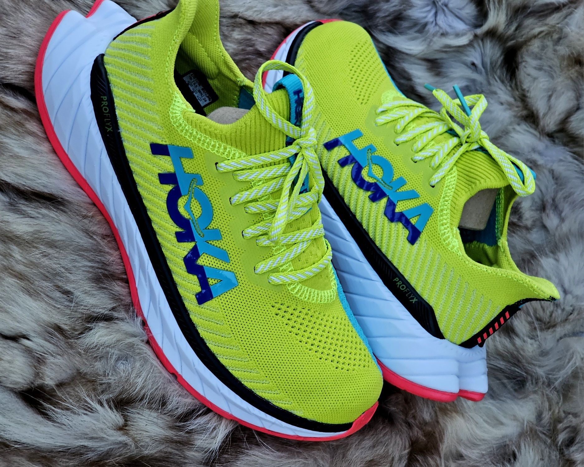 Hoka оригинални дамски сникърси жестоки наситени цветове 38 2/3