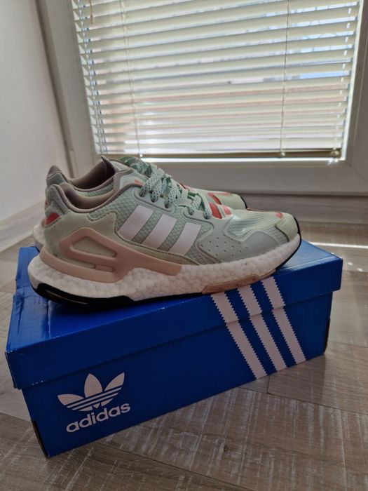 Маратонки Adidas Day Jogger W