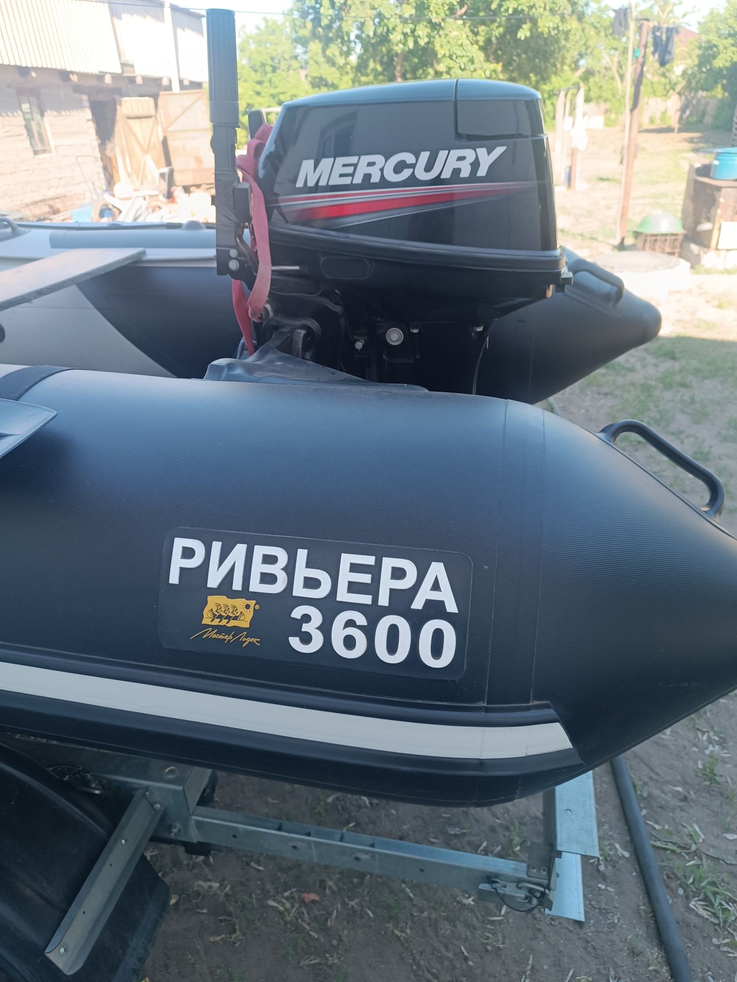 Продам лодку Ревьера 3600