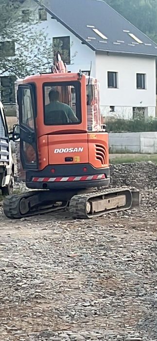 Escavator Doosan DX27z.
