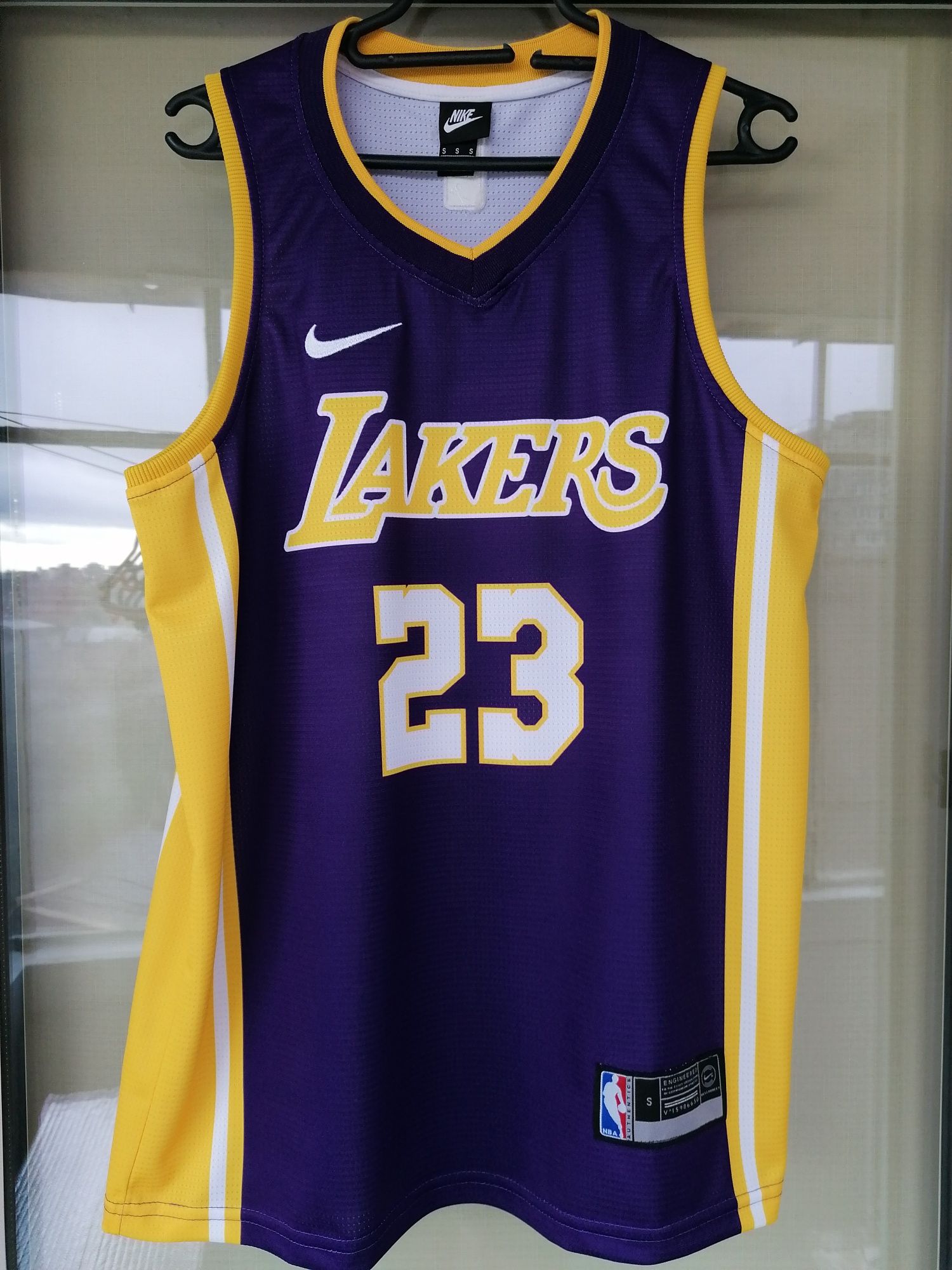 Maiou Lakers baschet