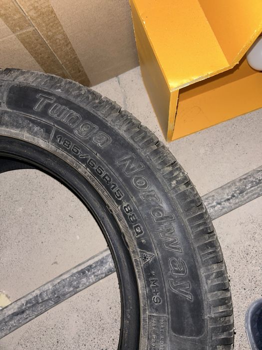 Продам зимние шины r15