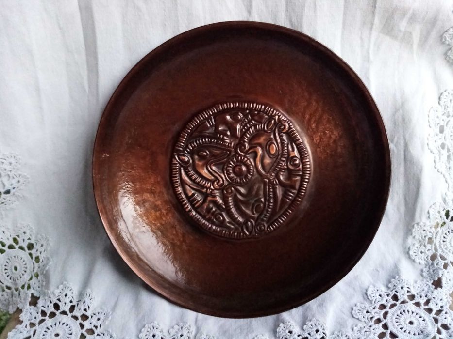Стара медна чиния
