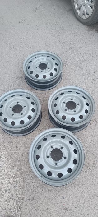 Продам диски на ниву