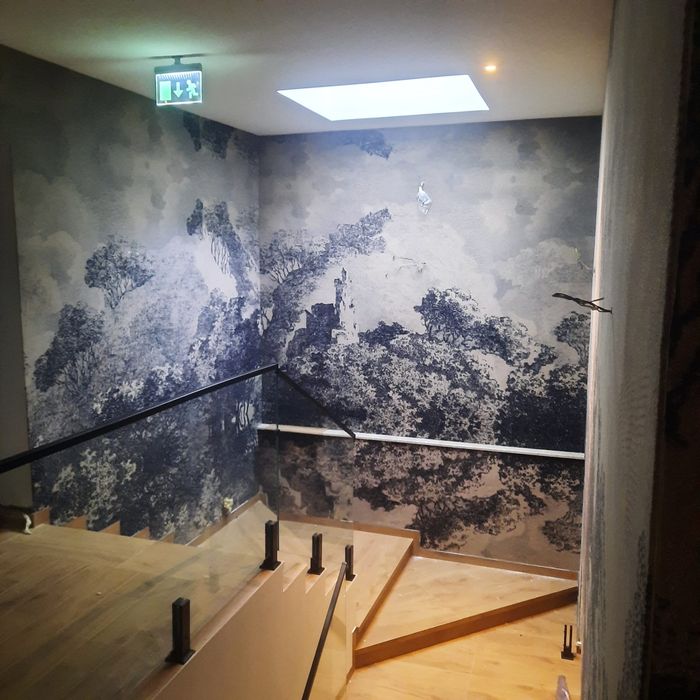 Montaj profesional de mocheta ,cât și curățat profesional