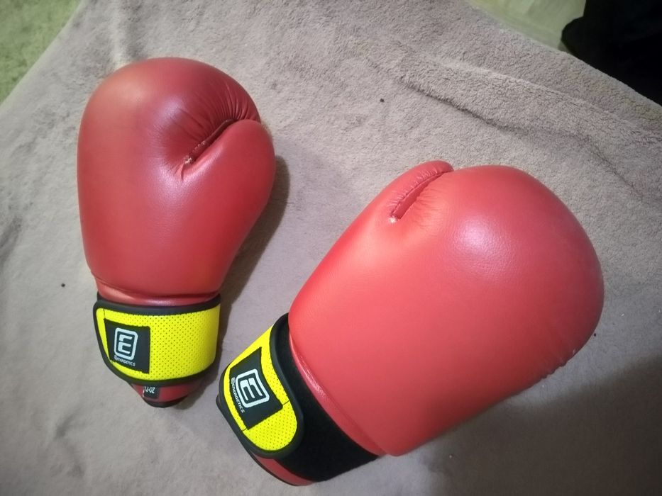 Manuși pentru box