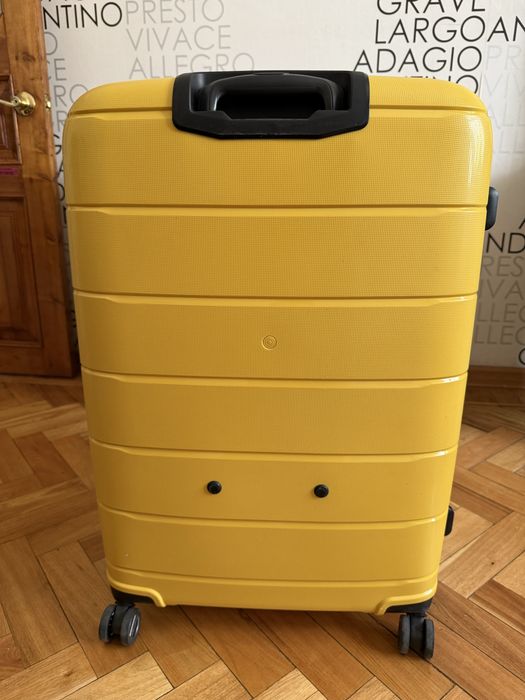 Продам чемодан большой 28’’
