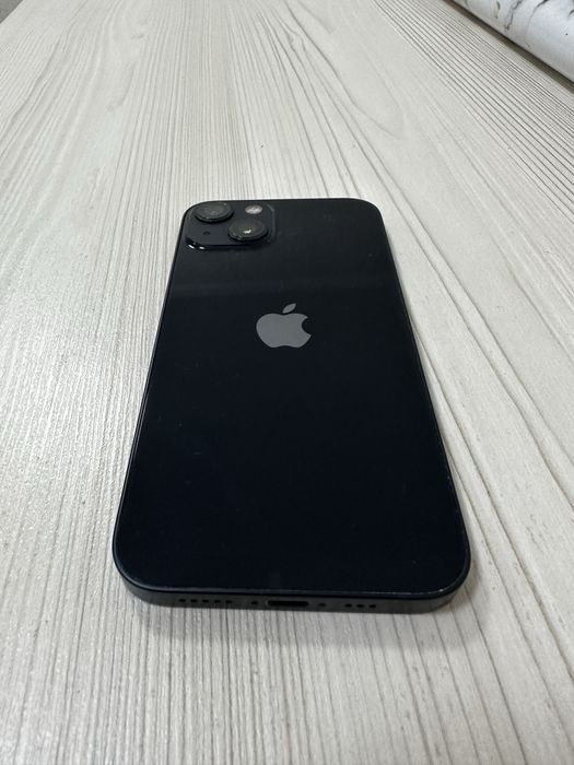 Продам айфон 13