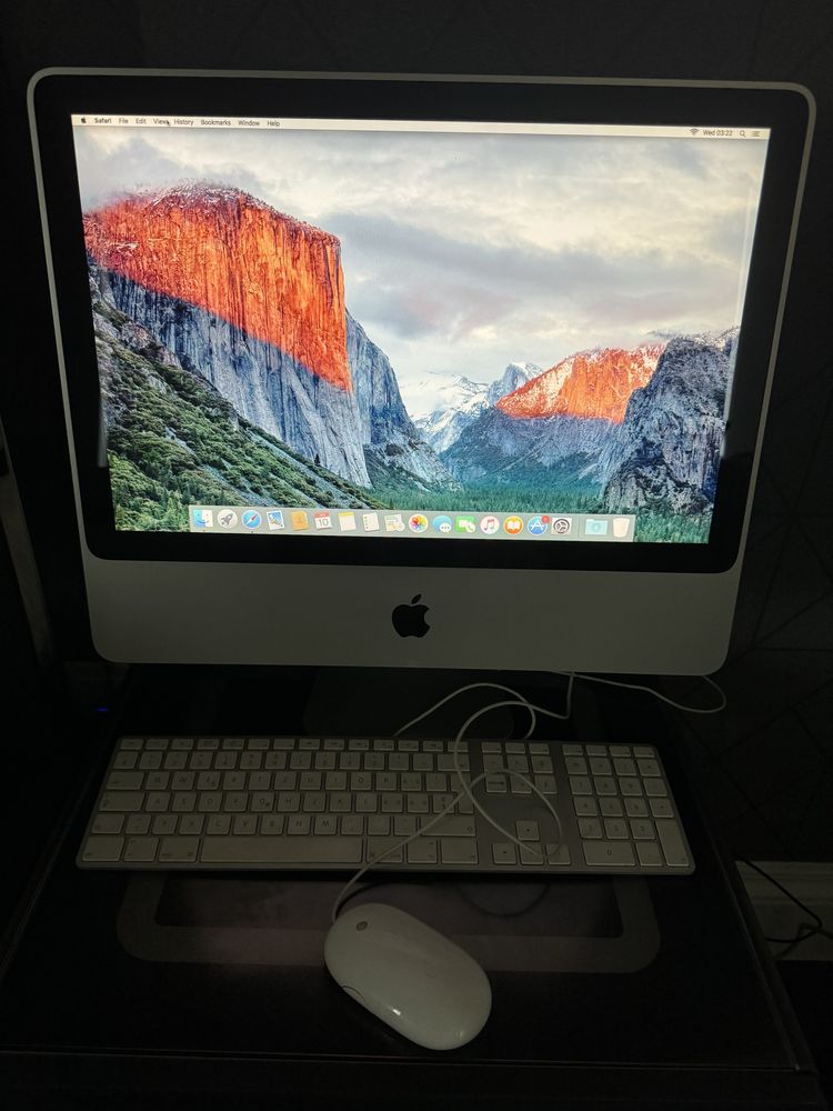 Apple iMac desktop