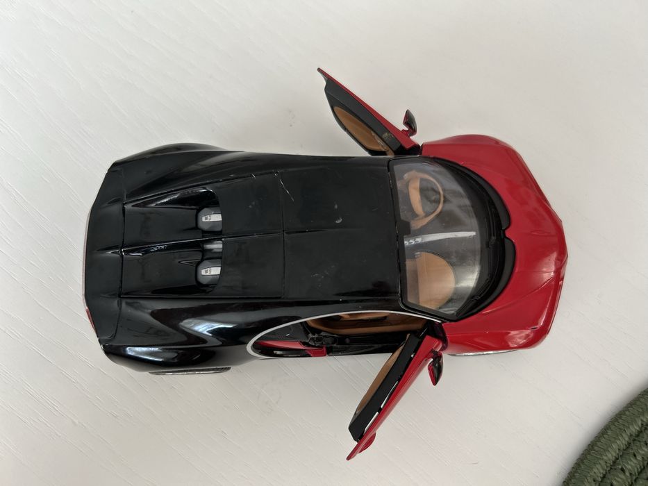 Maisto Macheta auto Buggati Chiron 1/24