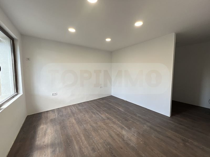 Продава се Къща в с. Осмар, Област Шумен - 226 кв.м за 554 €/кв.м - Снимка #4