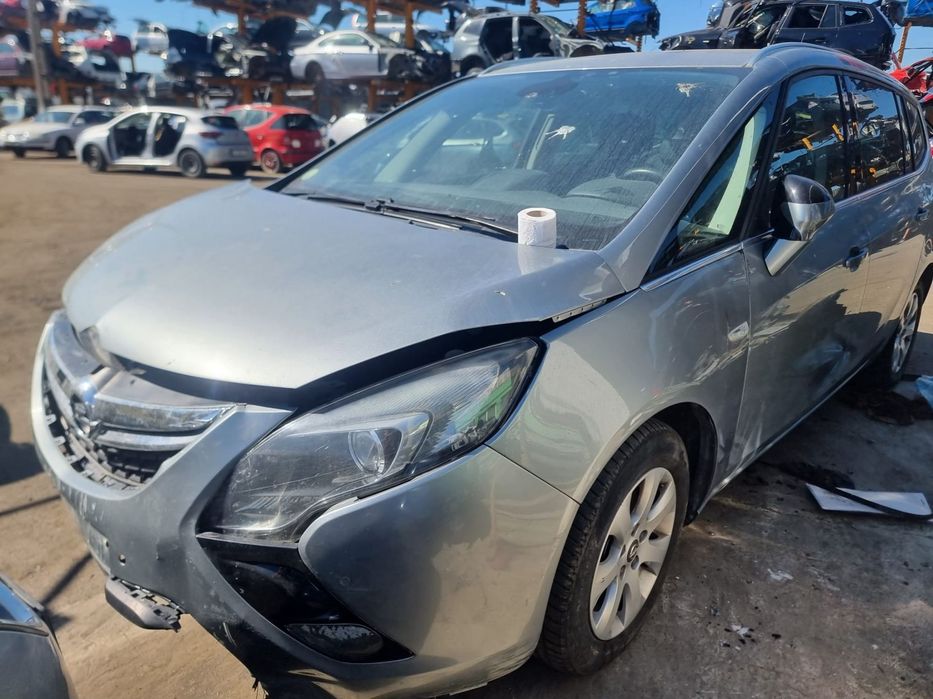 Rampa injectoare 1.6 cdti b16dth 55570022 Opel Zafira C [2012 - 2016]