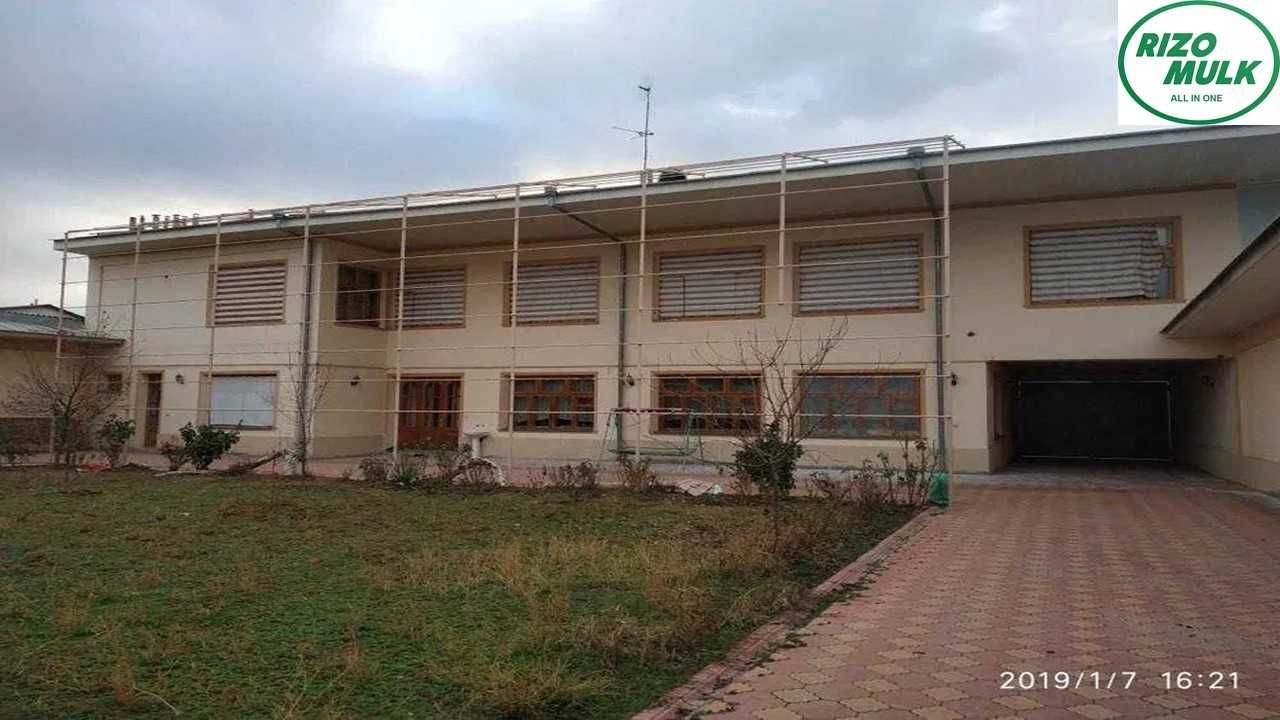 Назарбек Туркистонда файзли ховли сотилади. NR494/39