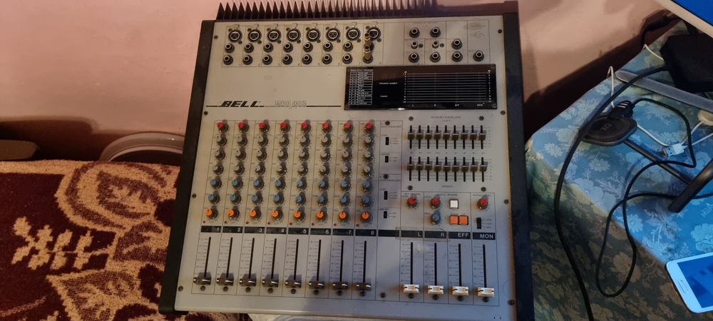 Se vinde mixer cu boxe