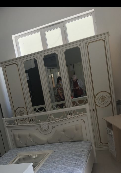 Спальный гарнитур